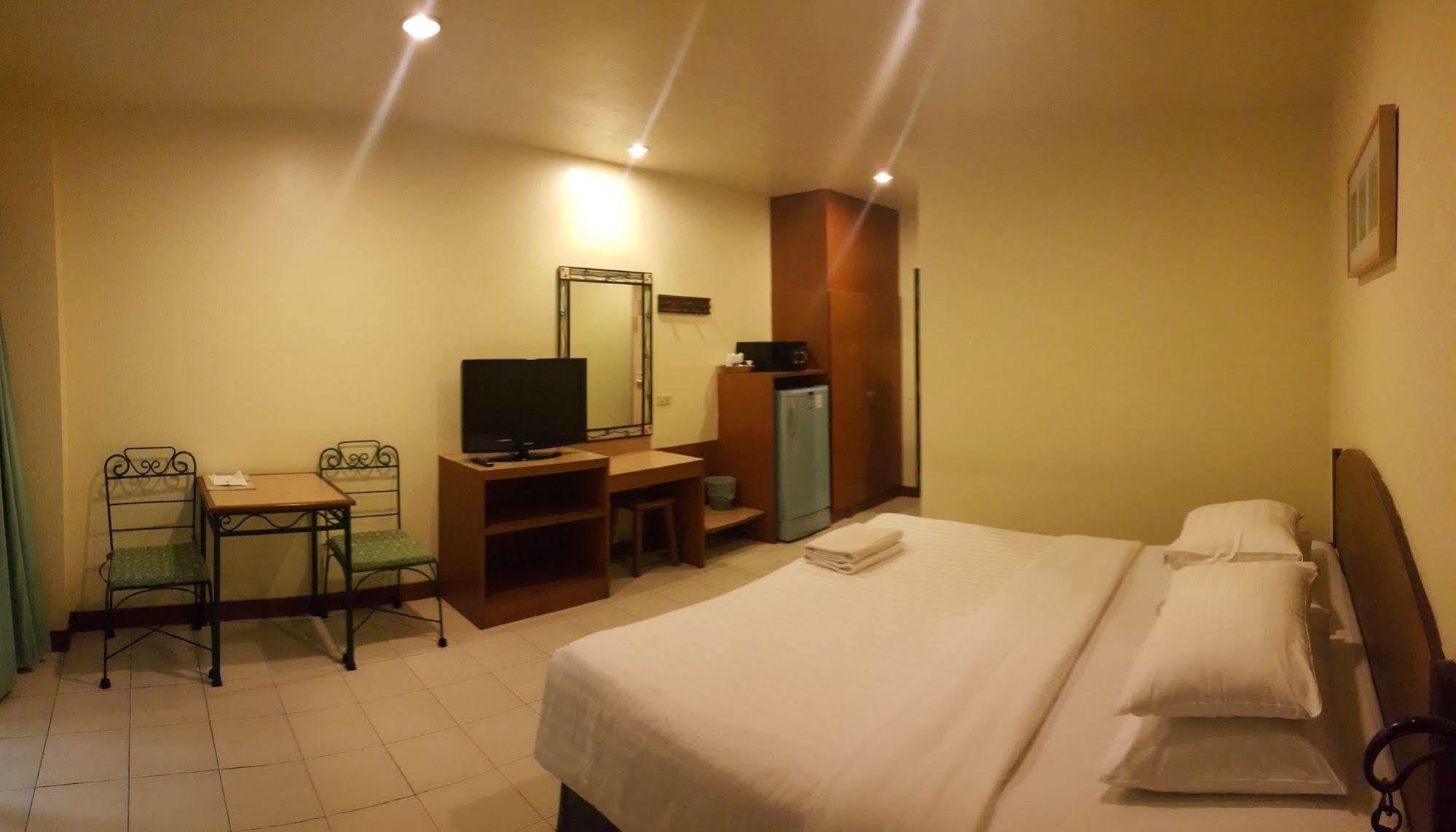Hotel Opey De Place 3*