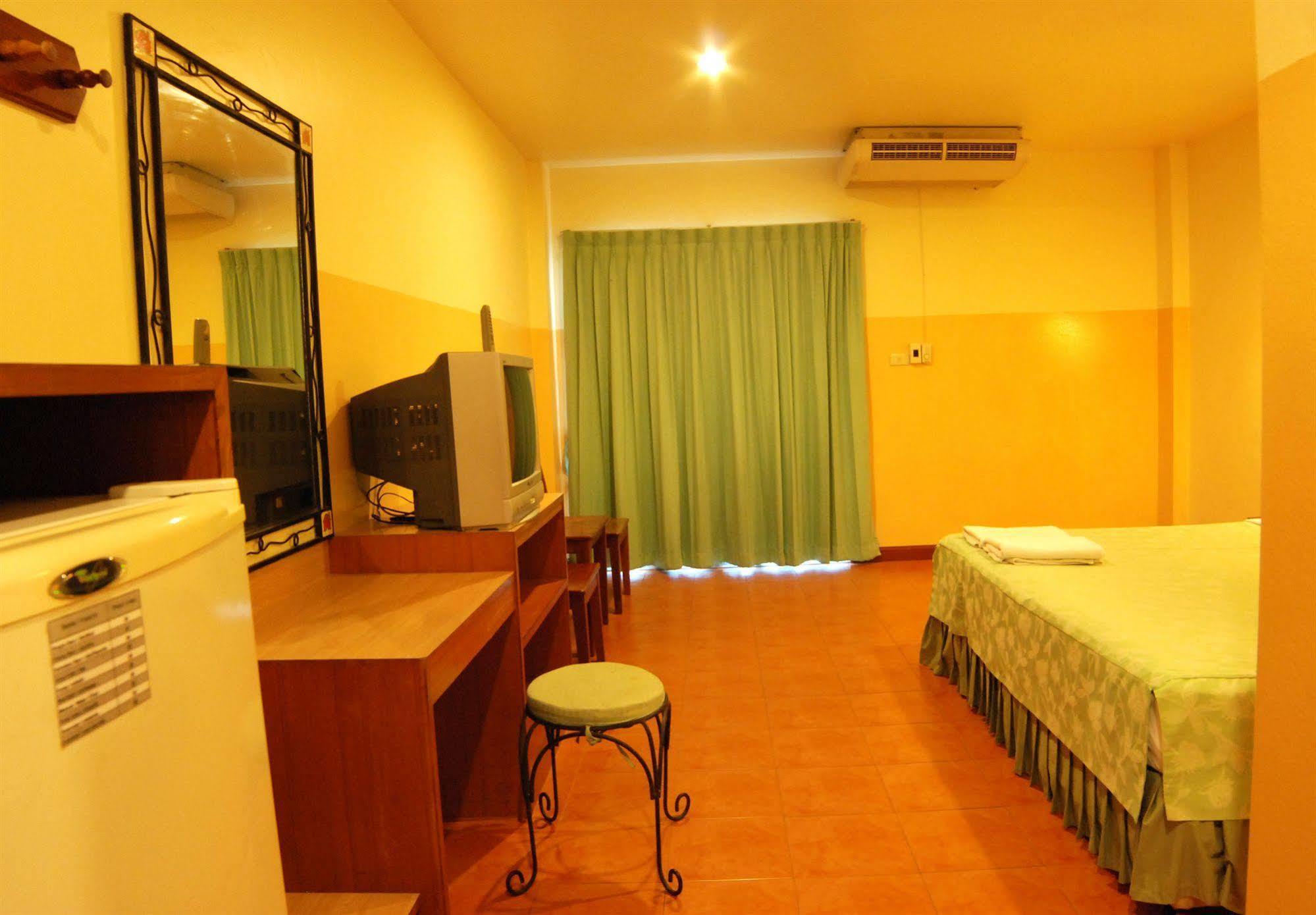 Opey De Place Hotel 3*