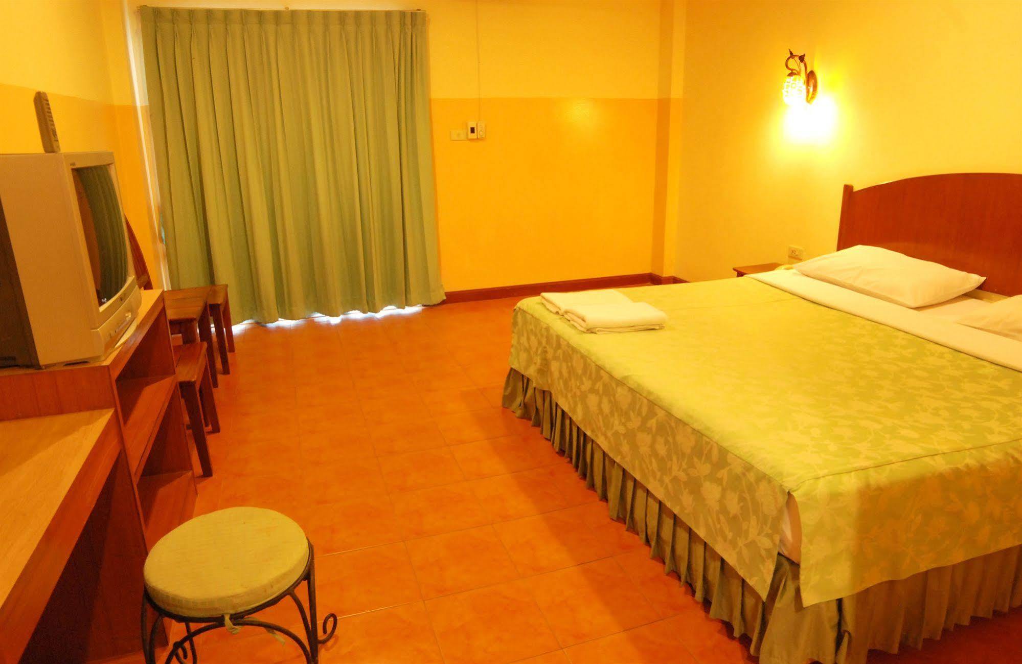 Hotel Opey De Place Pattaya