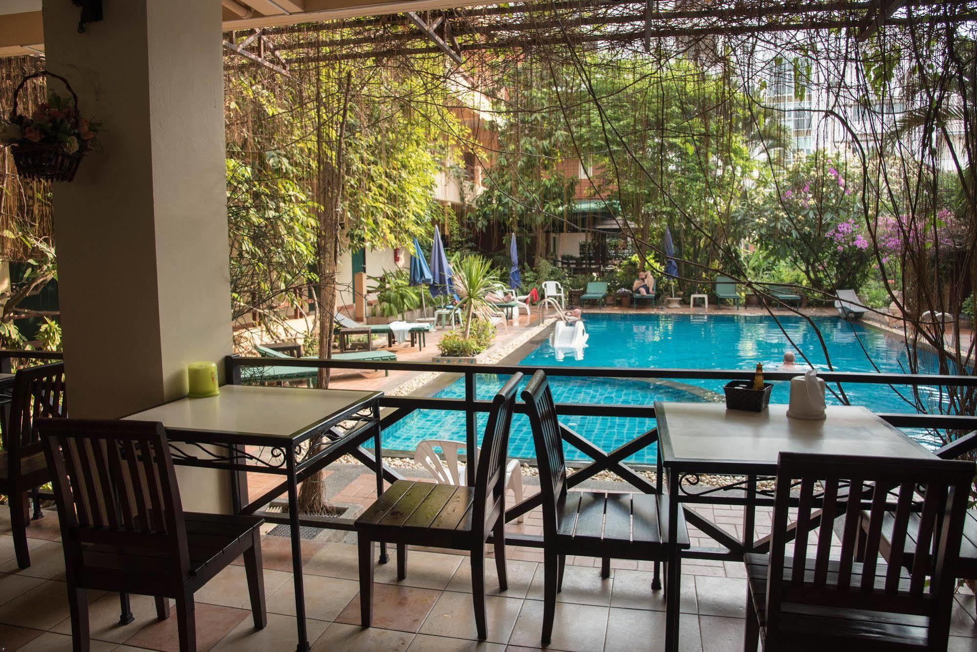 Opey De Place Hotel Pattaya