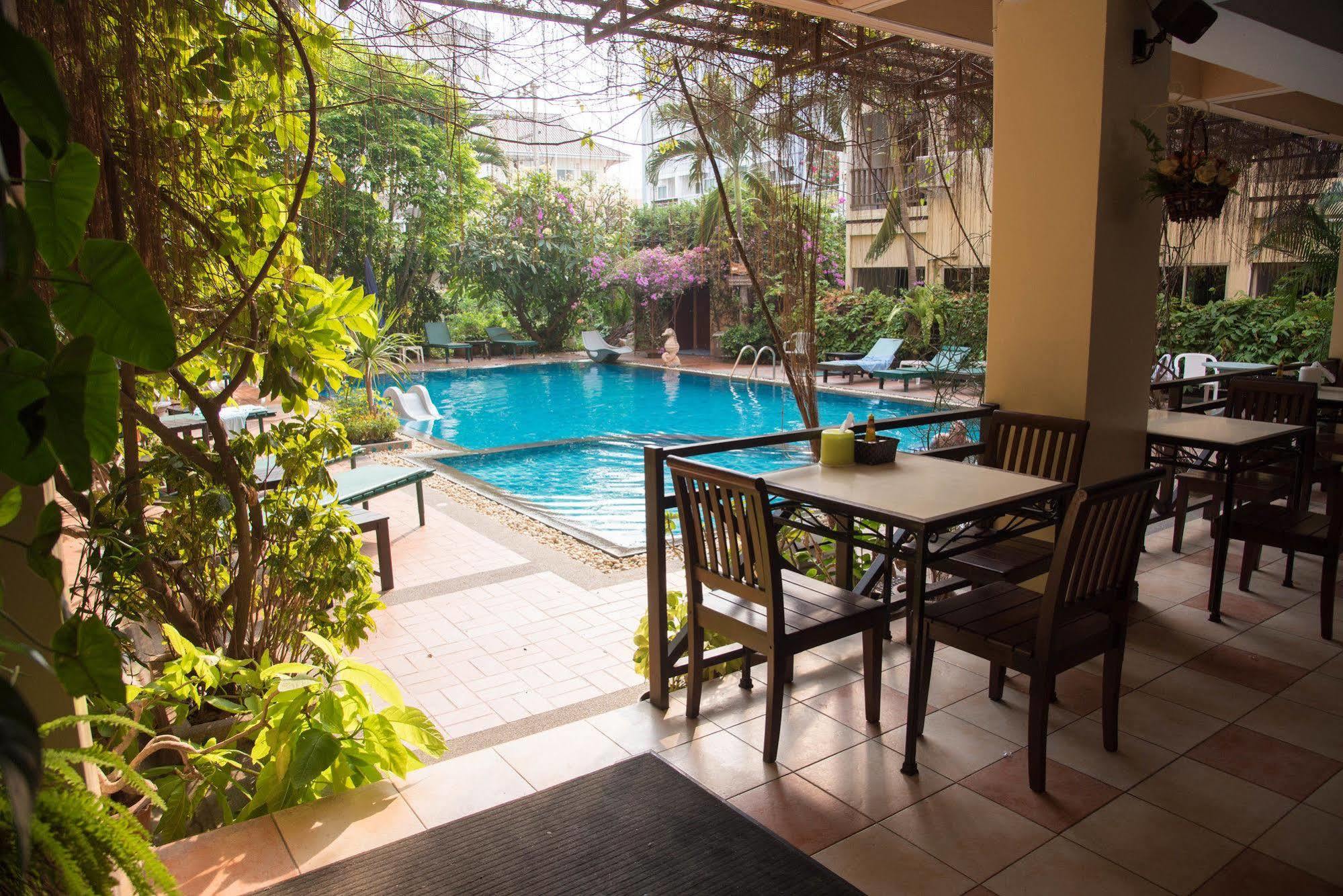 Opey De Place Hotel Pattaya