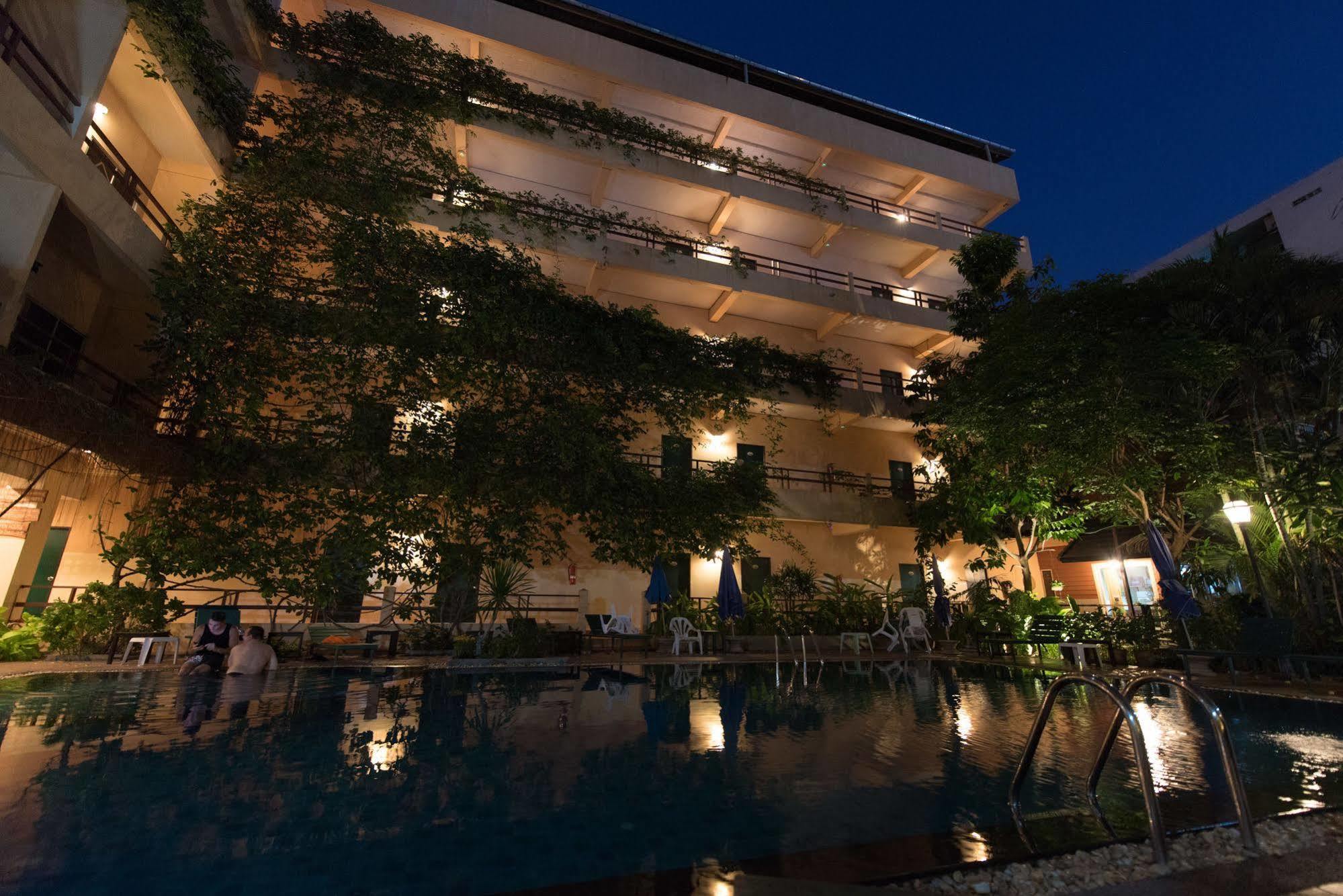 Opey De Place Pattaya
