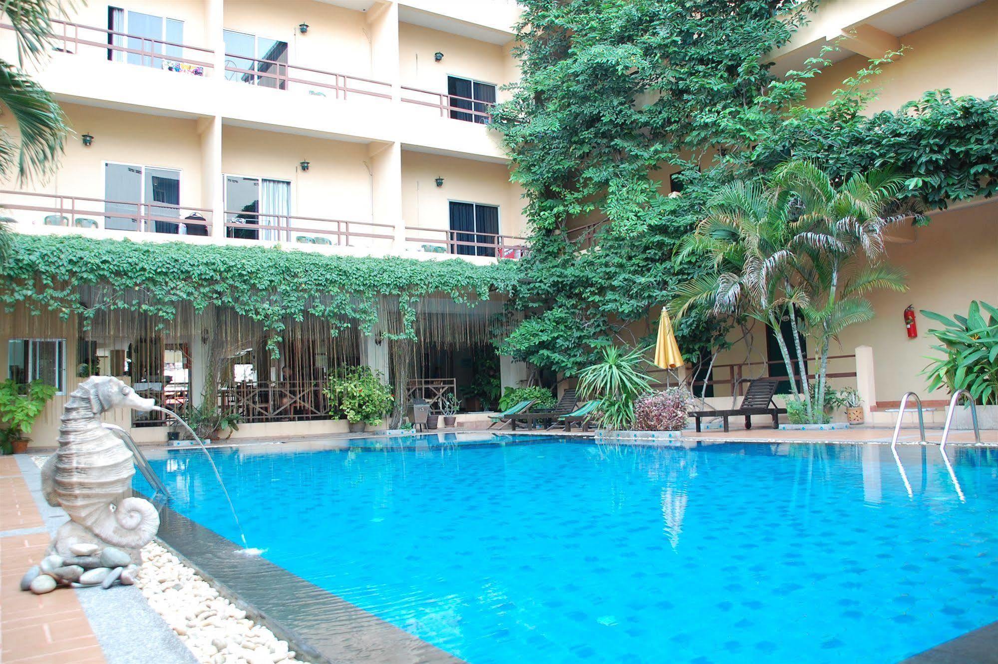 Hotel Opey De Place Pattaya
