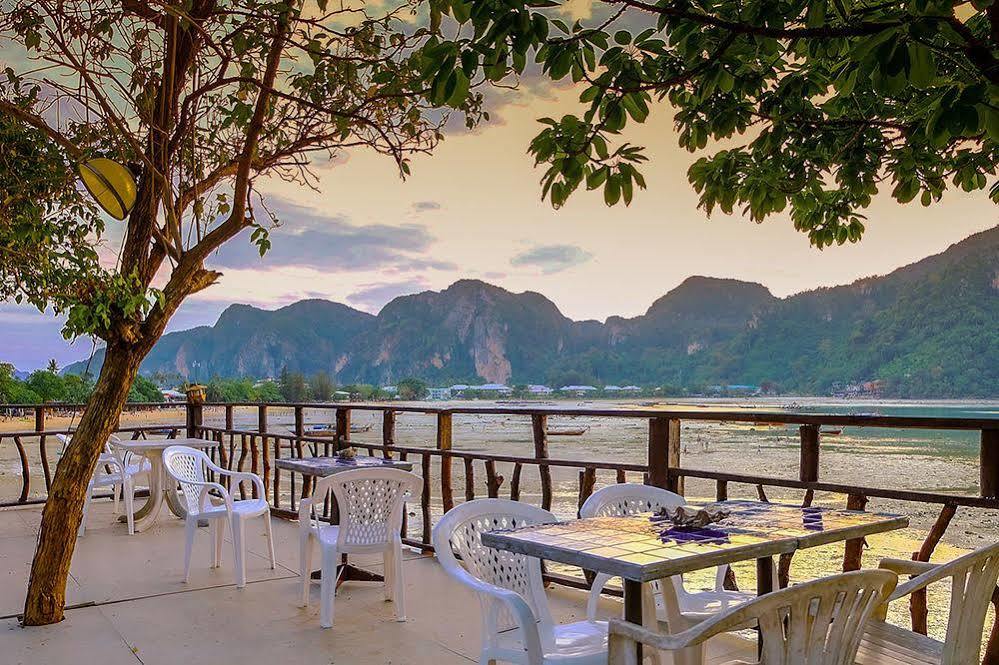 Cozy Seafront Hotel