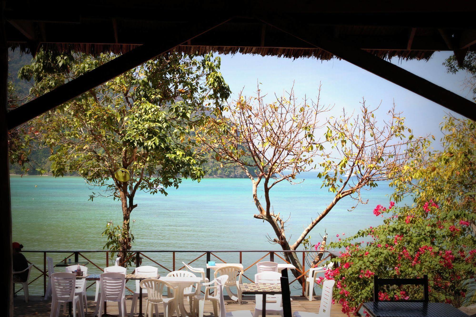 Cozy Seafront 2*