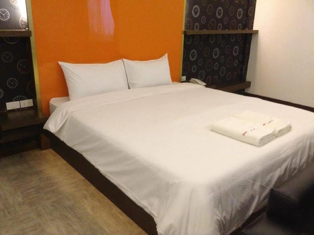 Oyo 446 Get Link Hip Hotel
