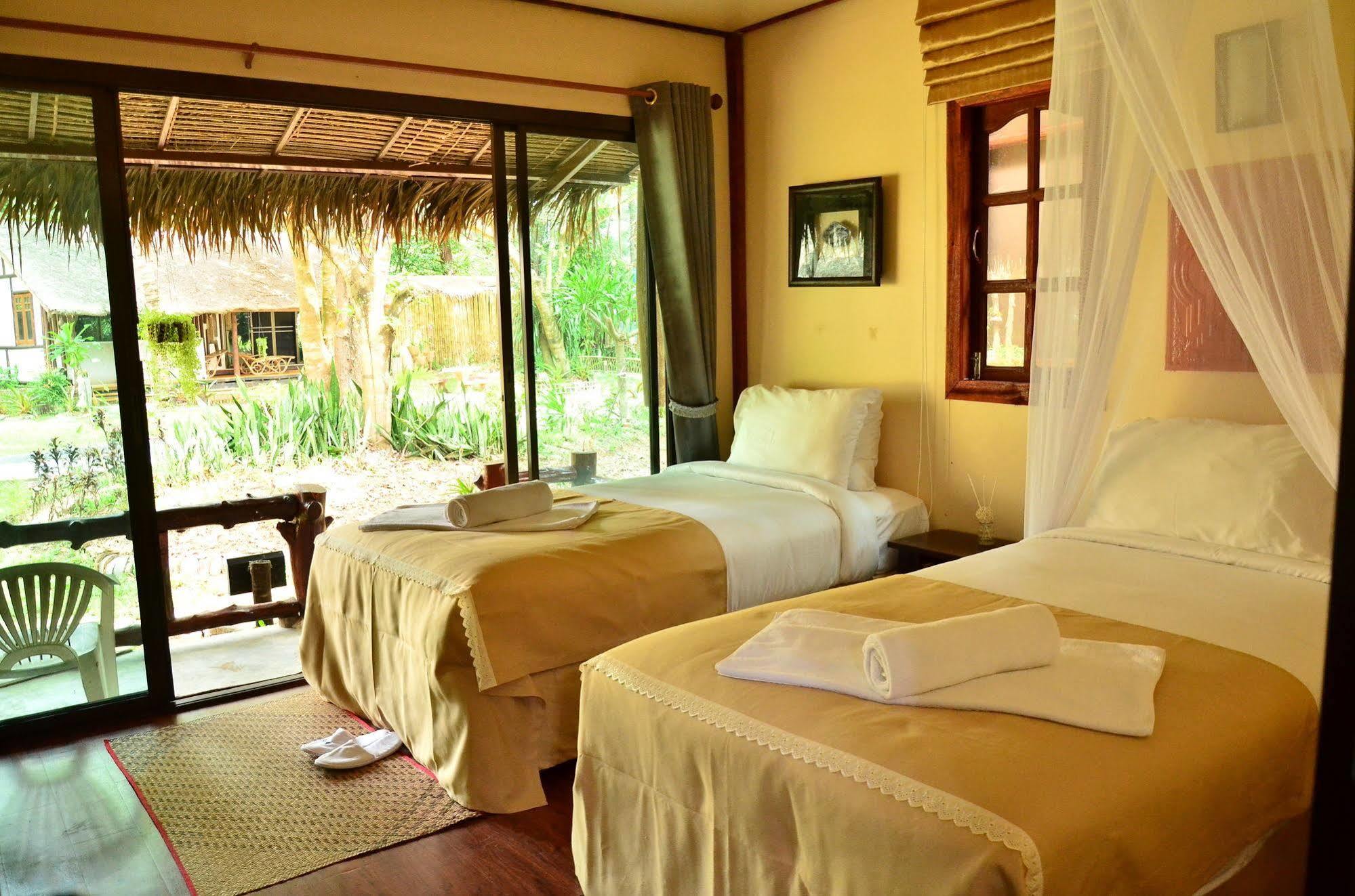 Longbeach Villa Hotel Krabi