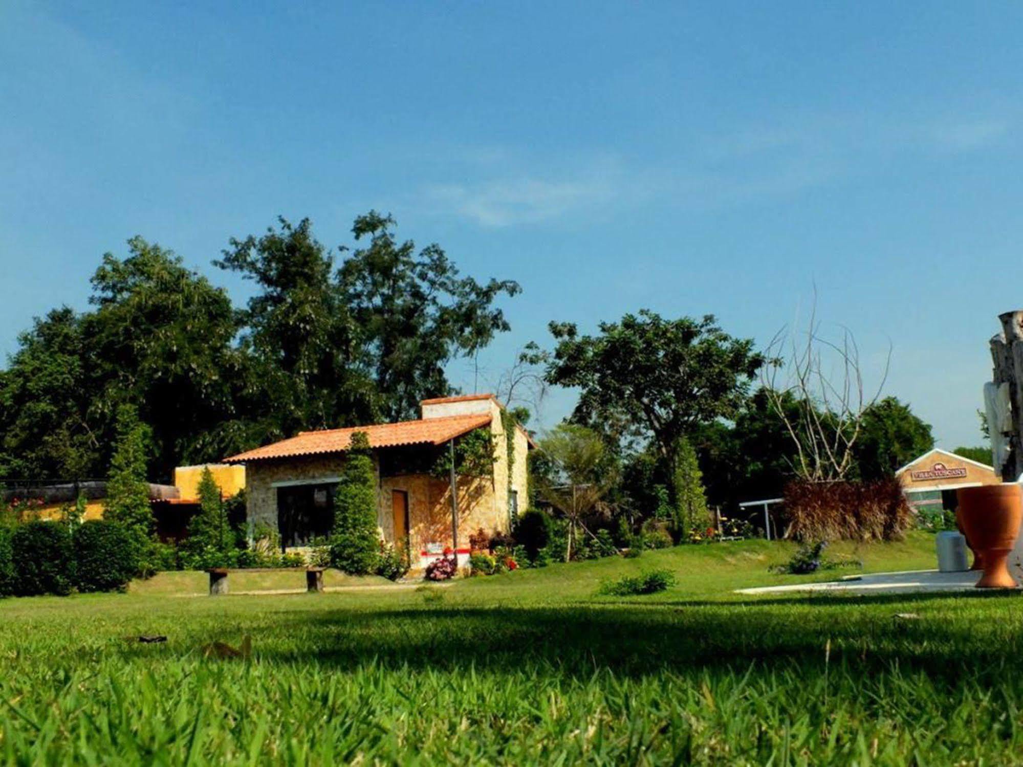Tuscany Country Resort 3*
