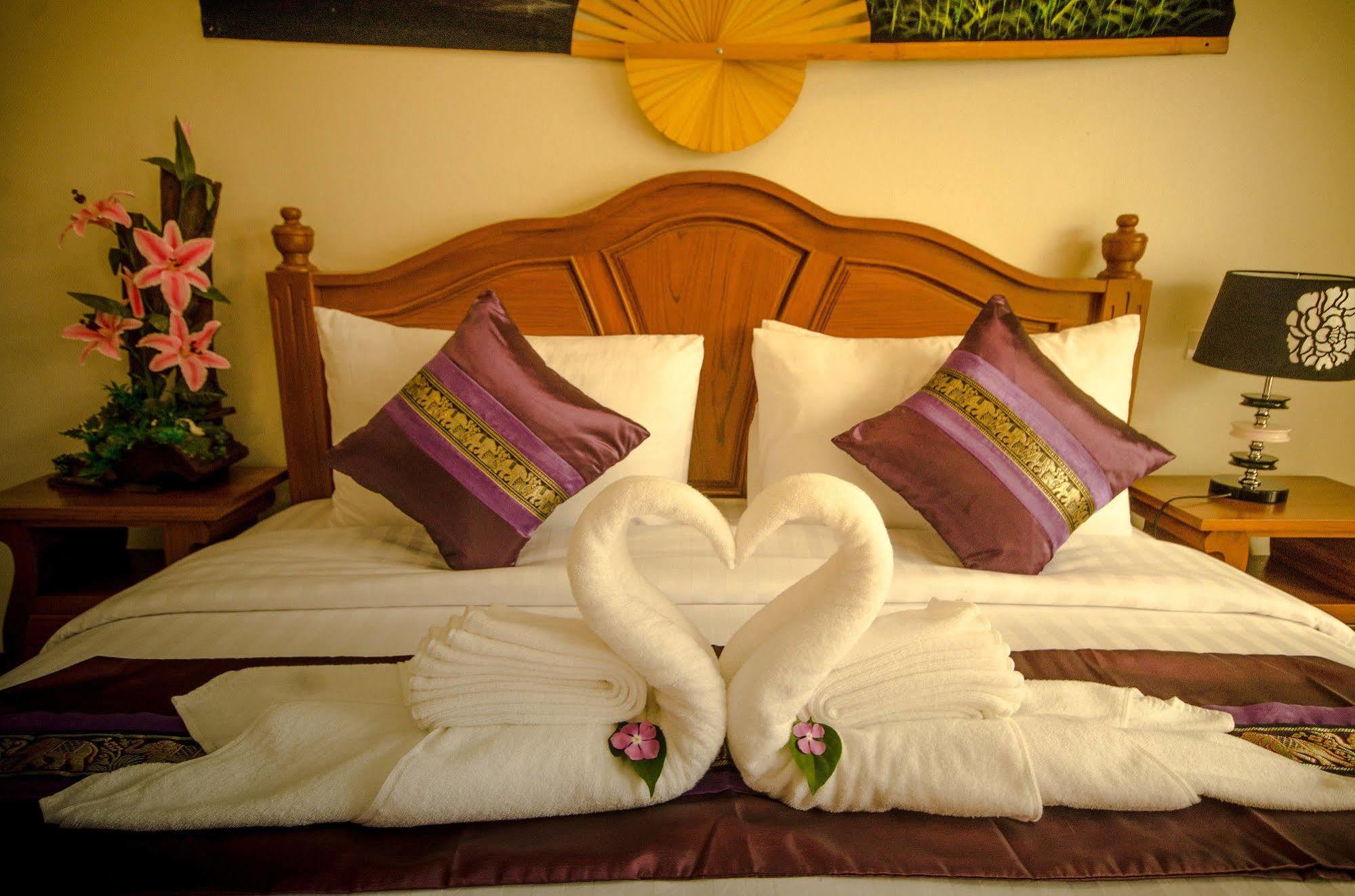 Nok & 4* Chiang Mai