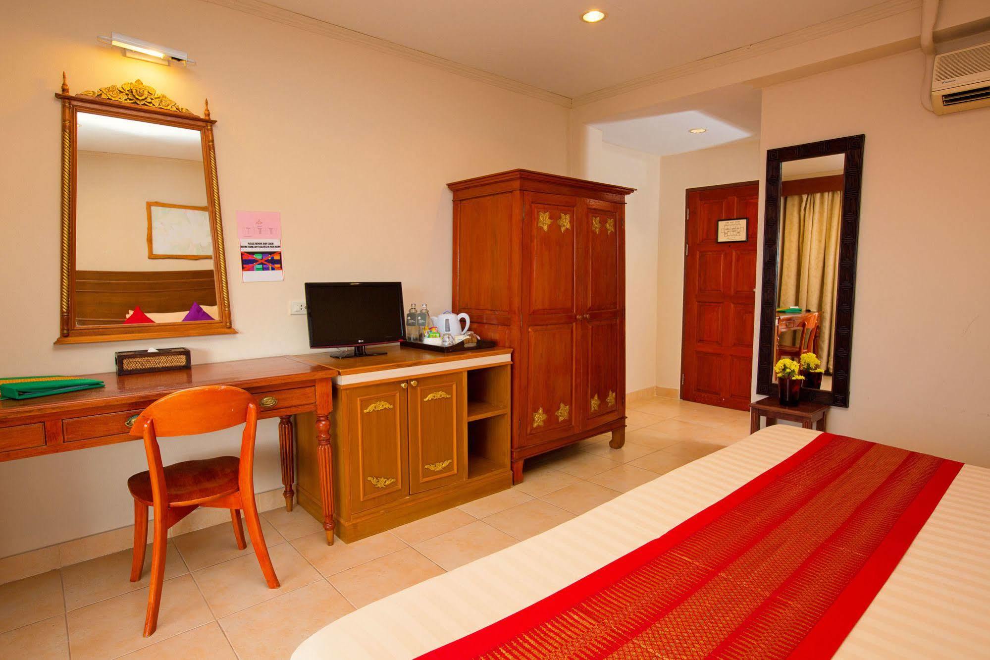 Sunset Beach Club & Spa
