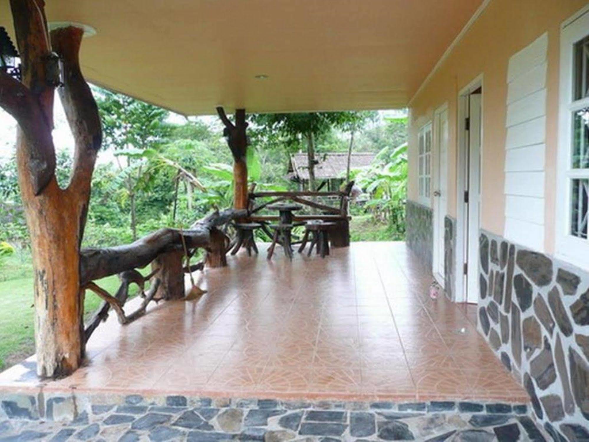 Hotel John Garden Suan Phueng