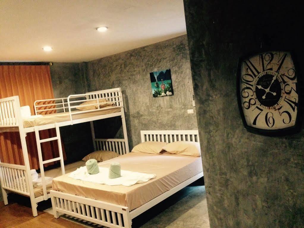 Hotel Andaman Lanta Old Town 2*