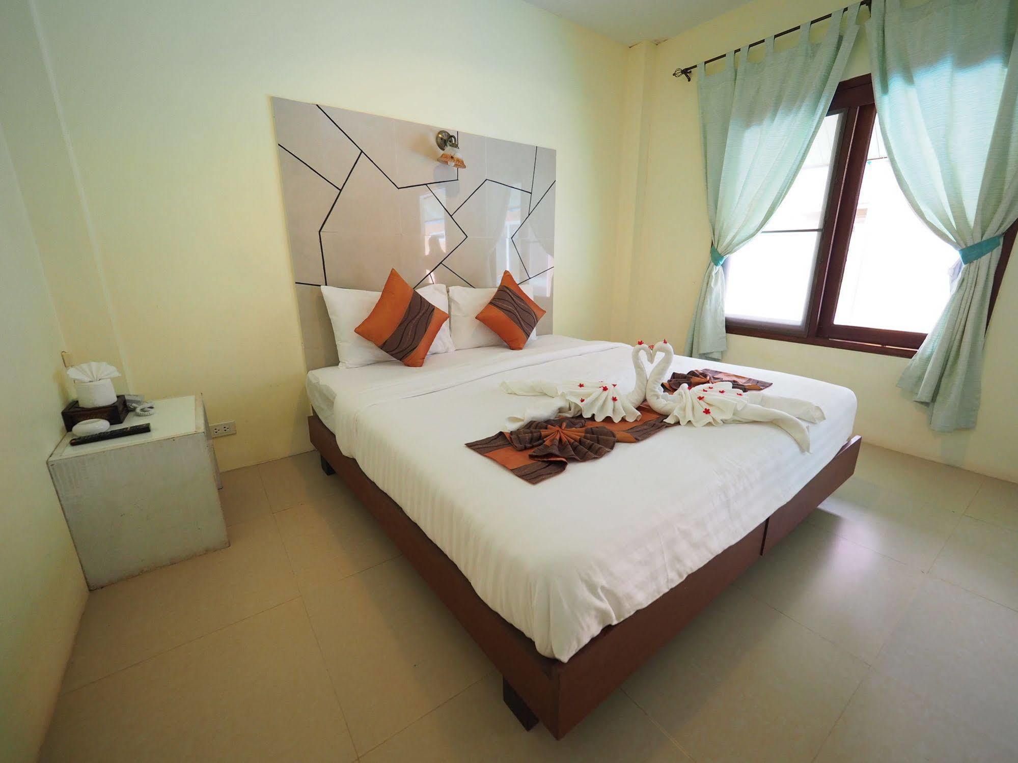 Lanta Fevrier Hotel 2*