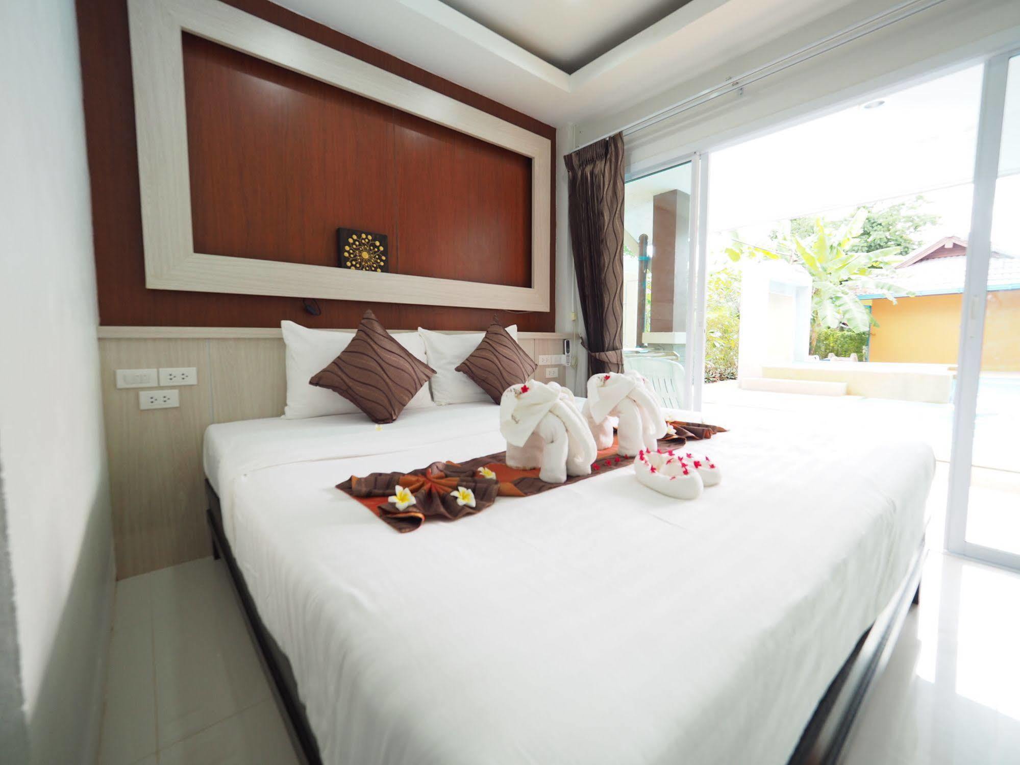 Lanta Fevrier Hotel