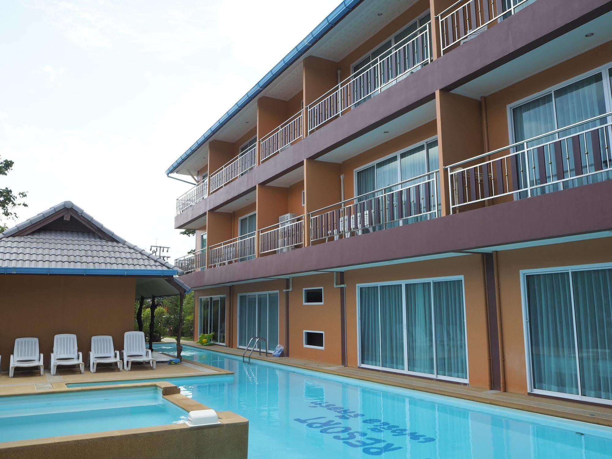 Lanta Fevrier Hotel 2*