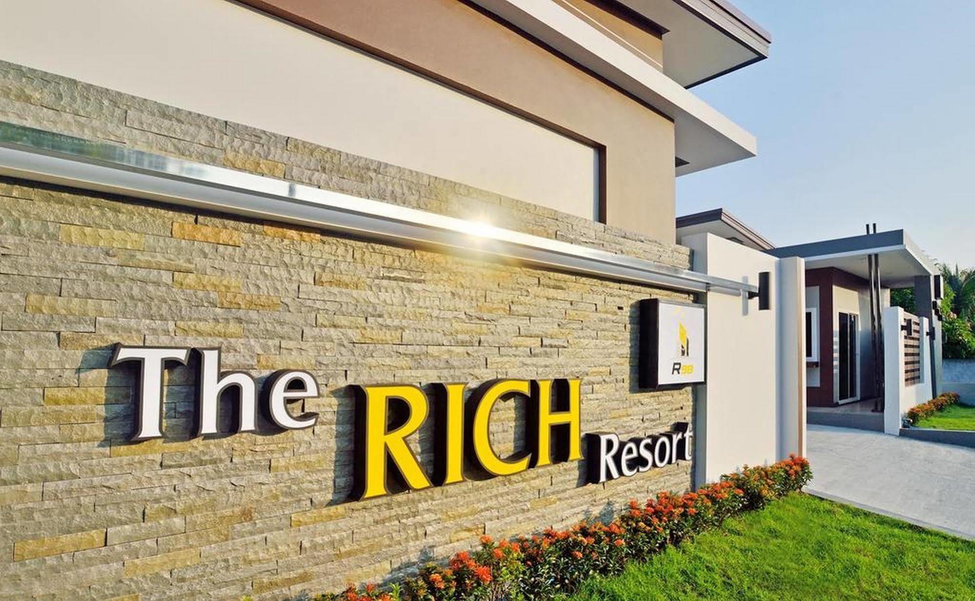 Resort The Rich