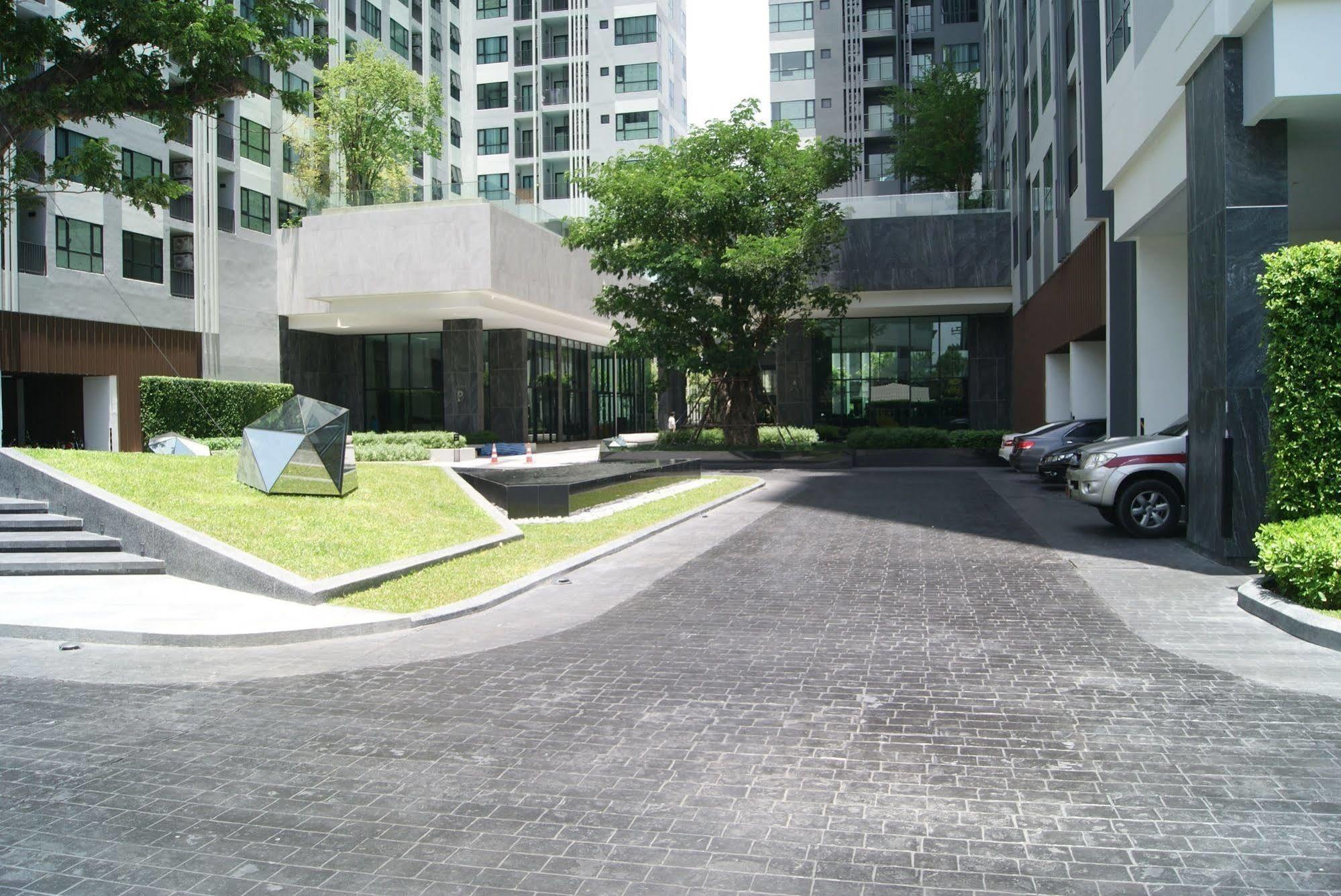 Hotel The Base By My