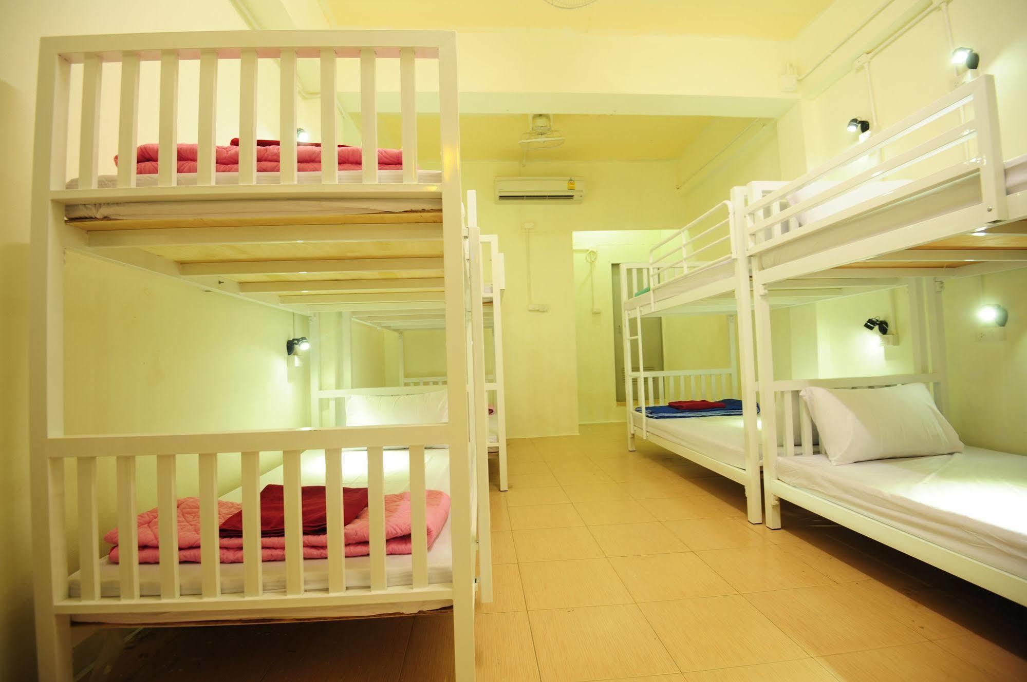 Bucket Hostel Phi Phi Don