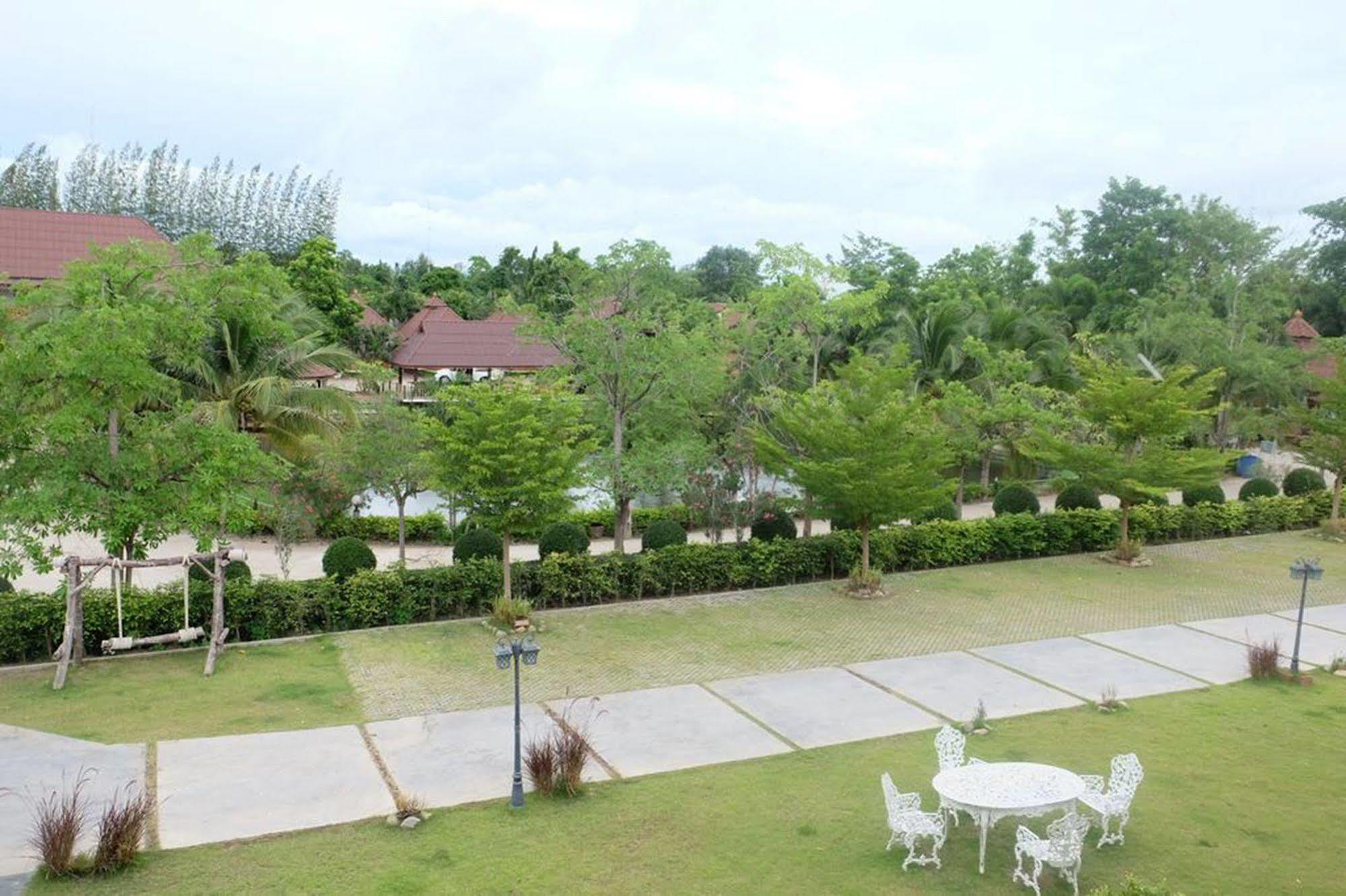 Ruen Sam Ran Resort 3*