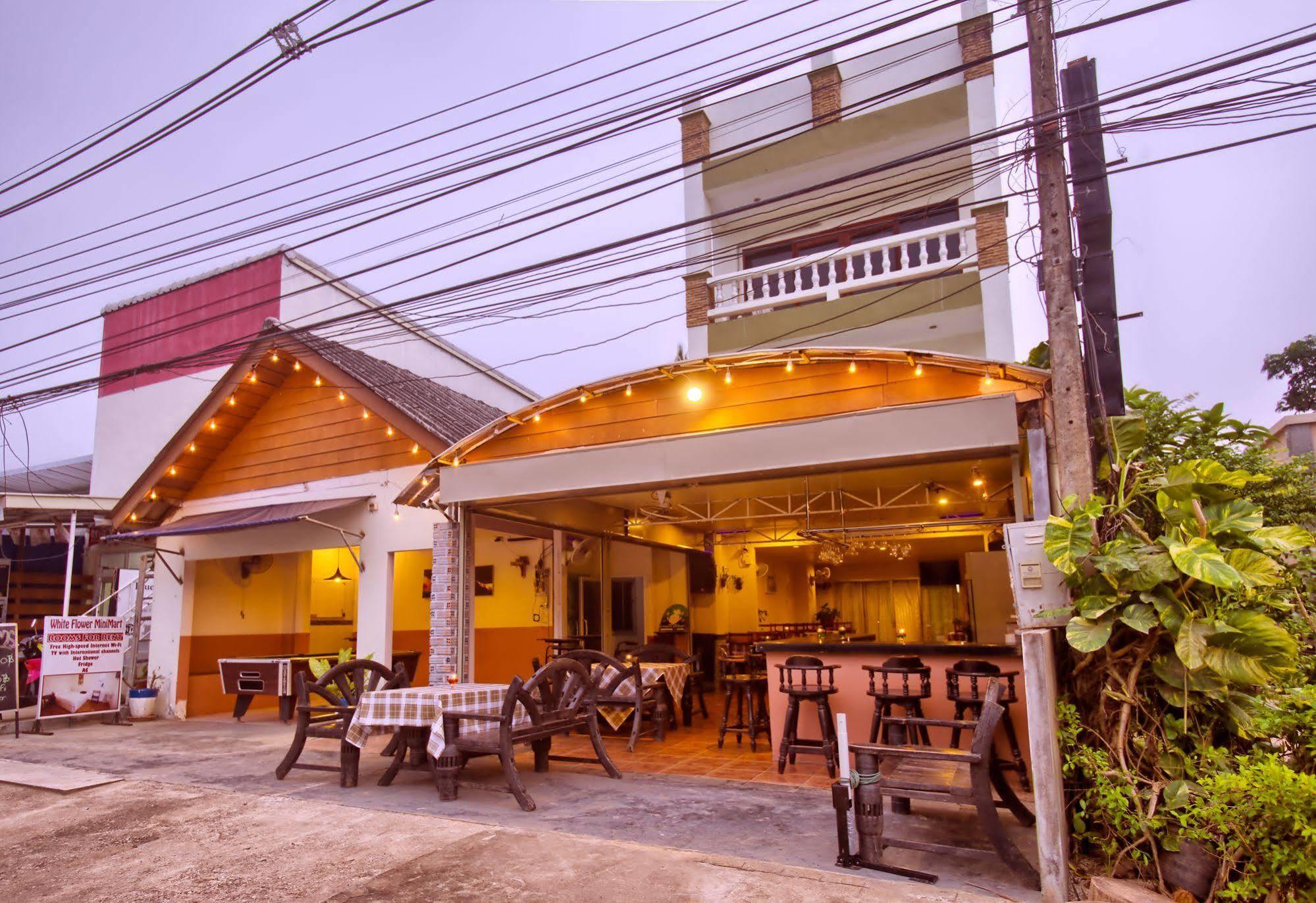 Hugs & * Koh Lanta