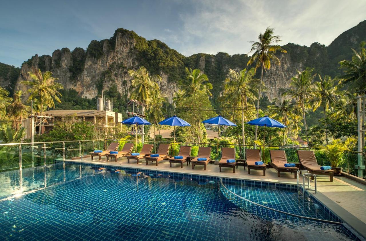 Andaman Breeze Hotel