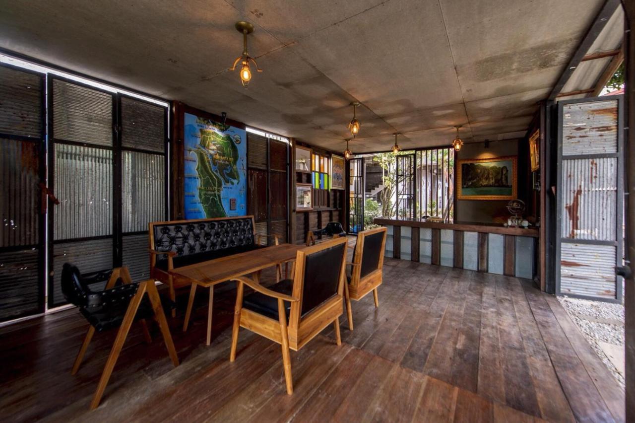 Lanta Harbour Hostel *