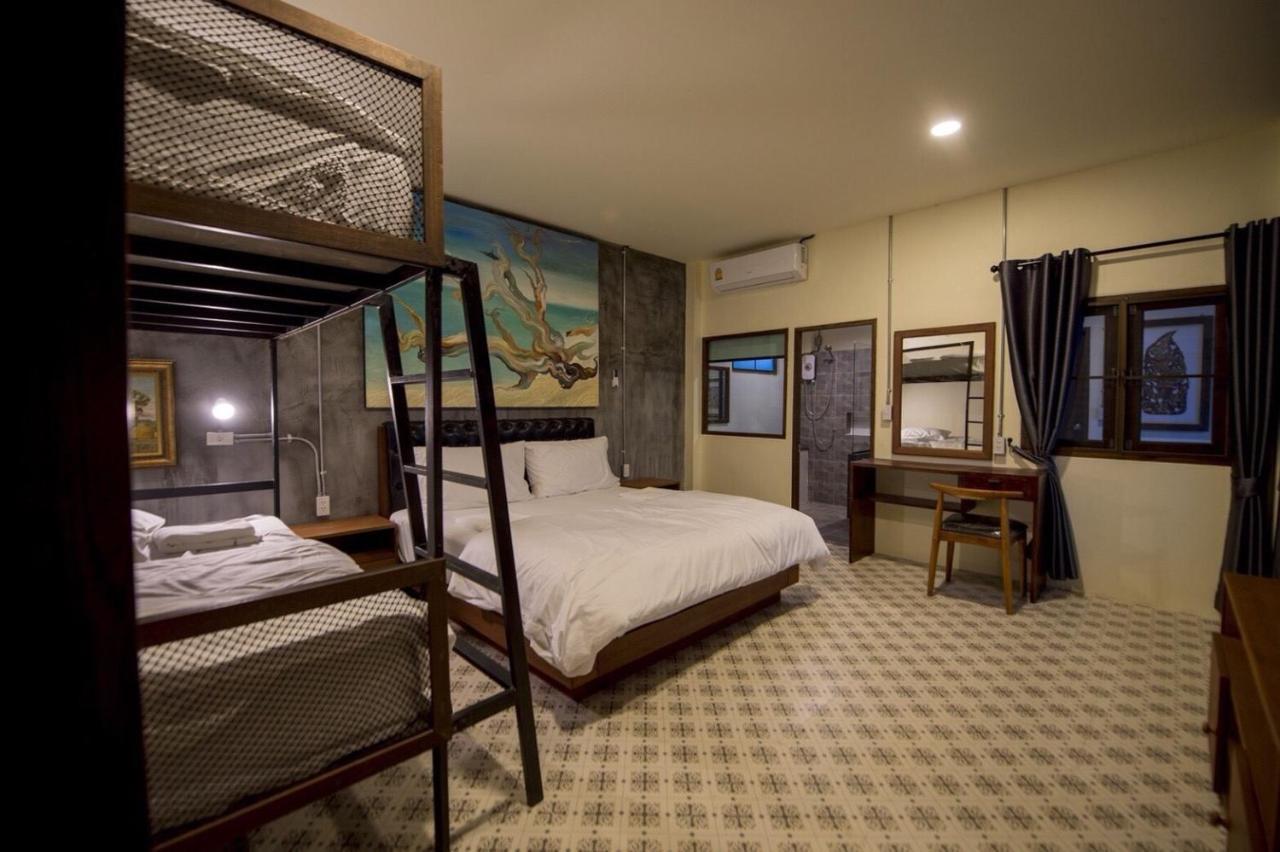 Lanta Harbour Hostel Koh Lanta