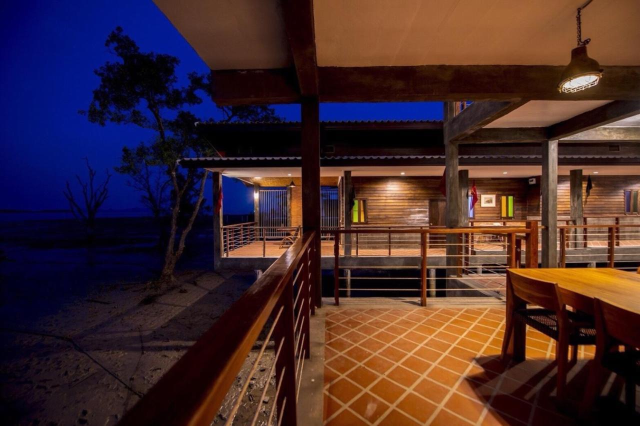 Lanta Harbour Koh Lanta