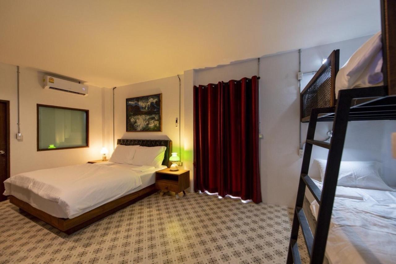 Lanta Harbour Hostel