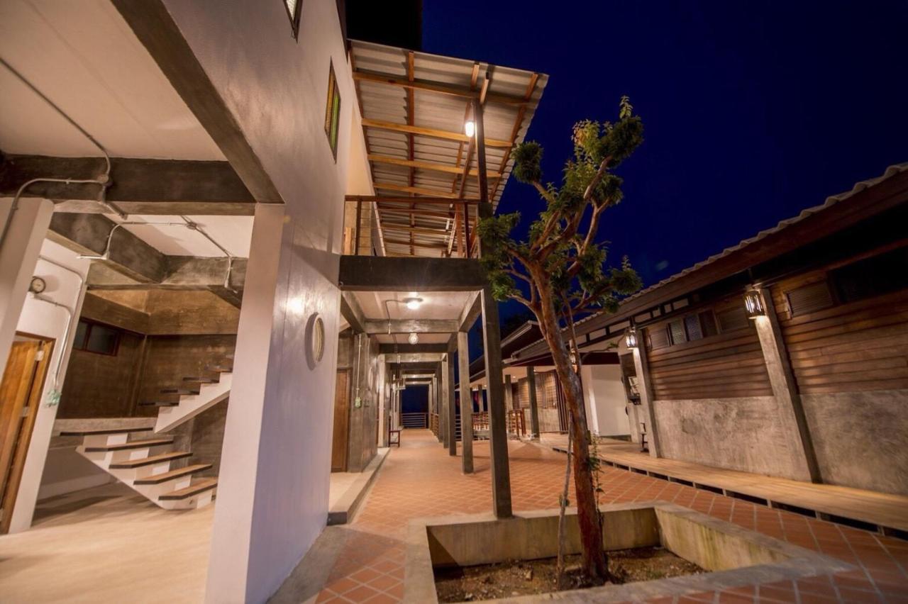 Hostel Lanta Harbour *