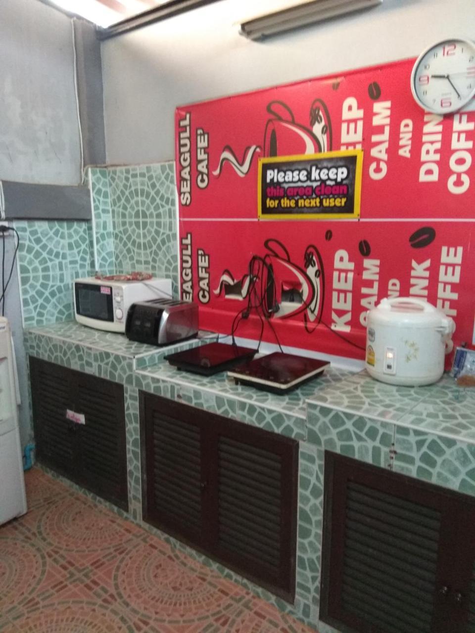 Let It Bee Econo Hostel *