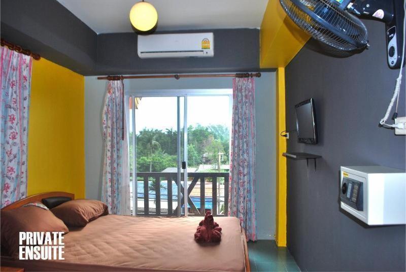 Let It Bee Econo * Koh Lanta