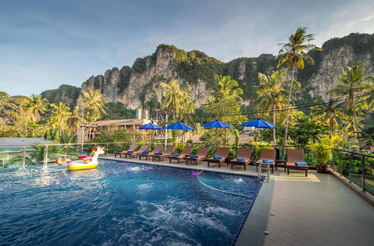 Andaman Breeze Hotel