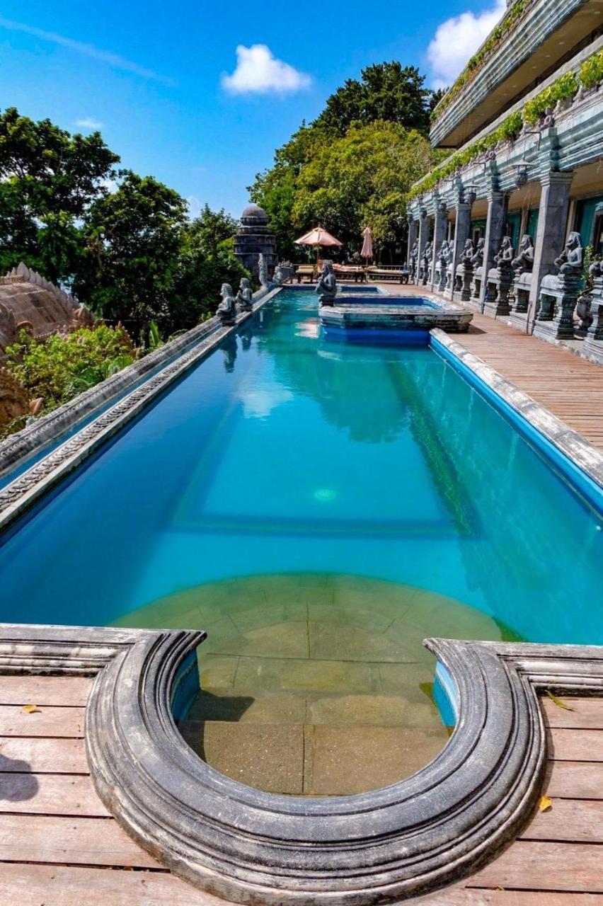 Le Palais Hotel