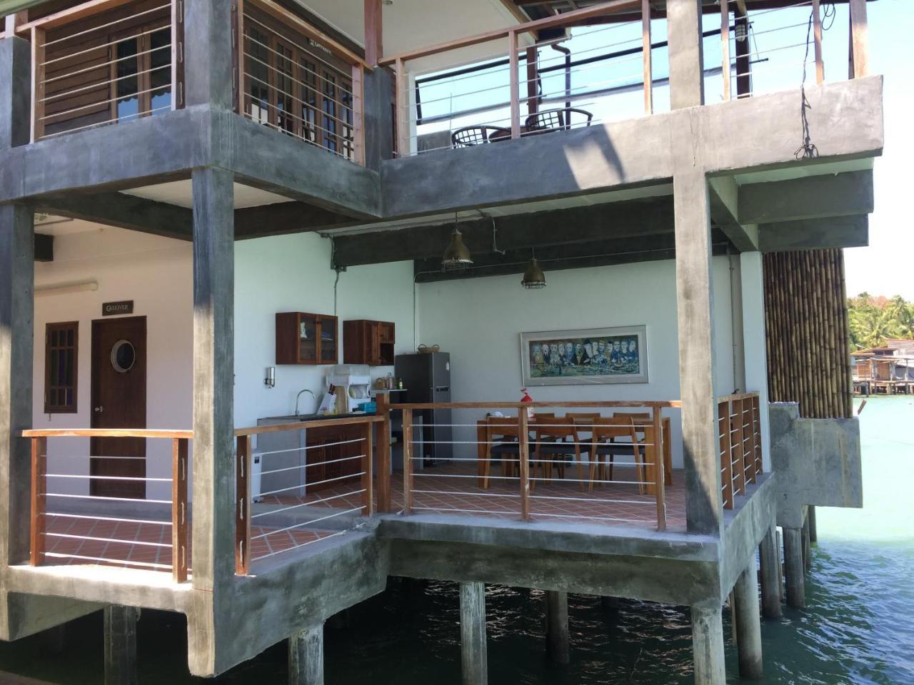Lanta Harbour Hostel *