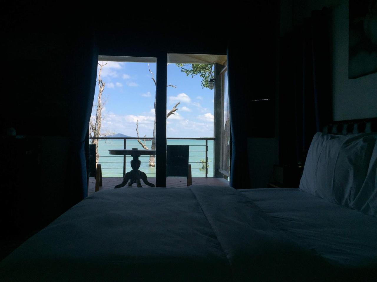 Lanta Harbour Koh Lanta