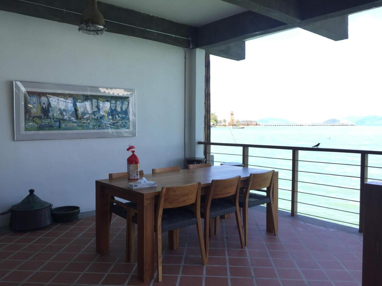 Lanta Harbour Hostel *