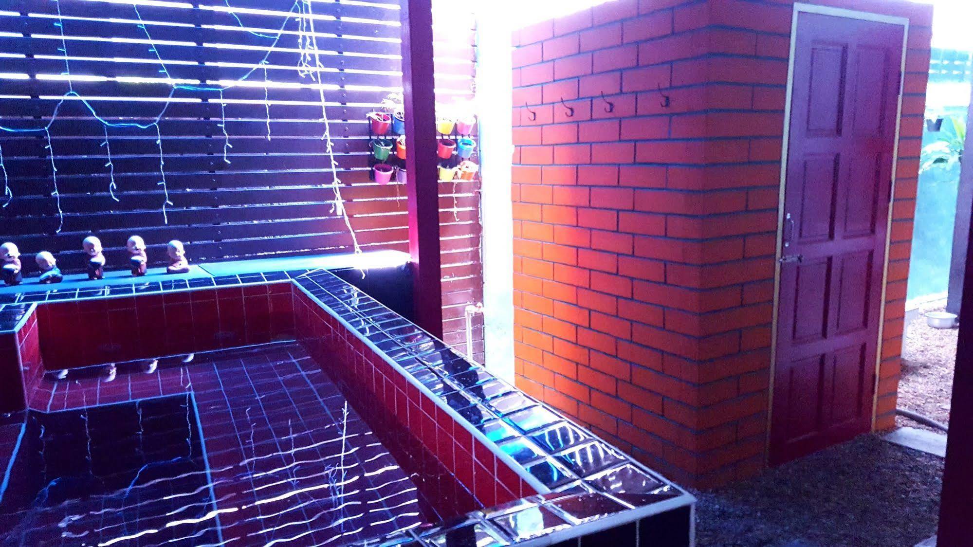 Super Hostel *