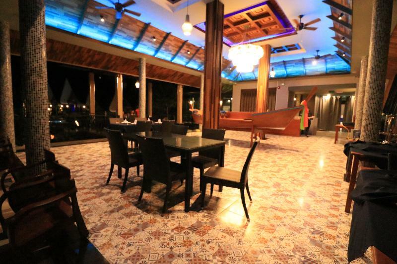 The Scene Cliff View By Swiss-belhotel 4*