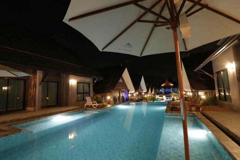 Resort The Scene Cliff View By Swiss-belhotel 4*