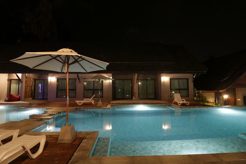 Resort The Scene Cliff View By Swiss-belhotel 4*
