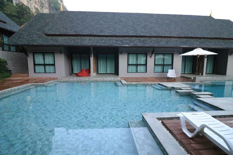The Scene Cliff View By Swiss-belhotel 4*