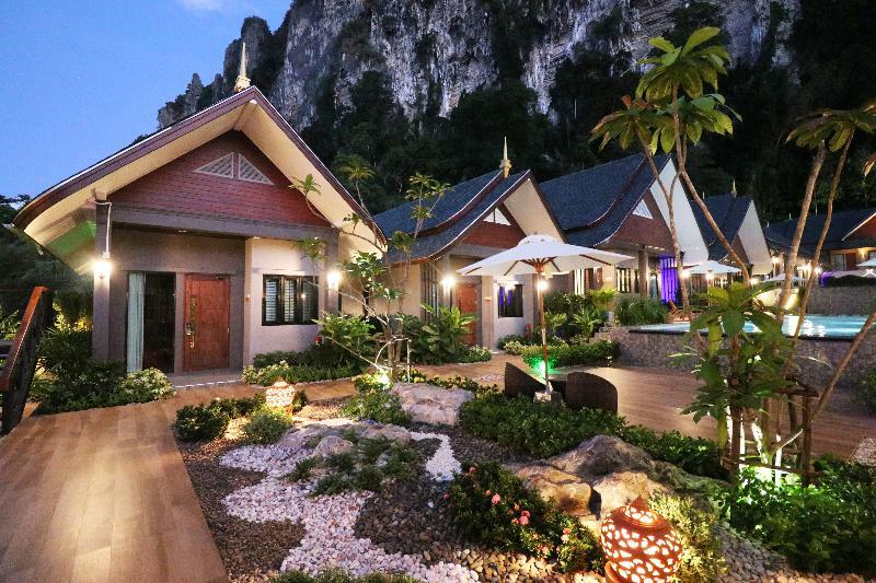 Resort The Scene Cliff View By Swiss-belhotel