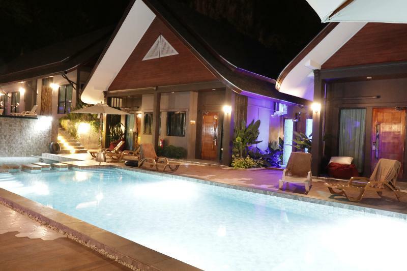 Resort The Scene Cliff View By Swiss-belhotel 4*