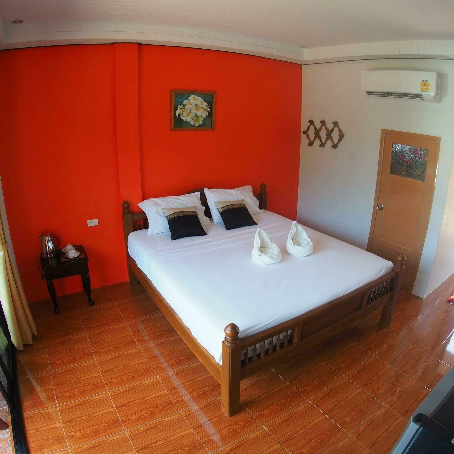 Hotel Phongpipat Lanta Mansion 2*