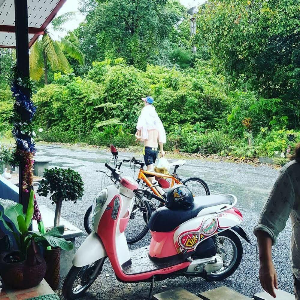 Baan Longhaad Hostel
