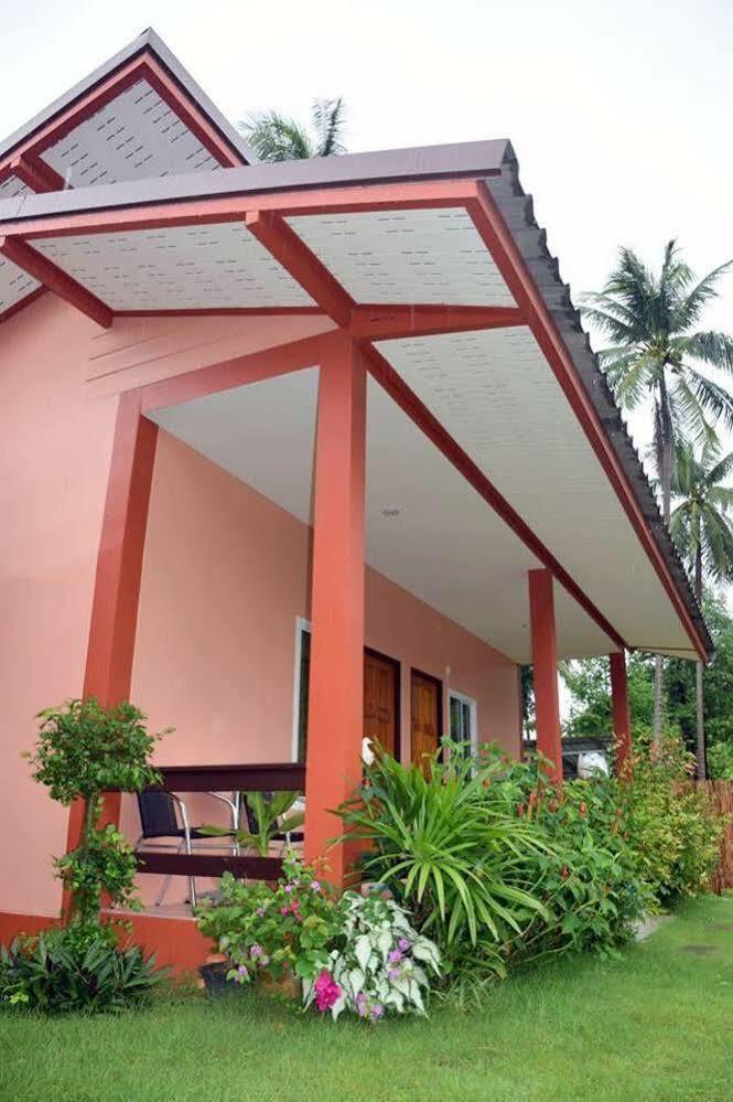 Hostel Baan Longhaad *
