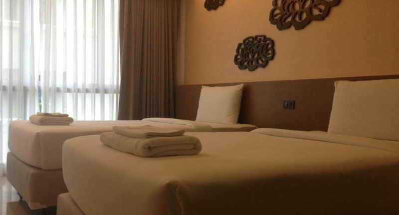 Solace At Srinakarin Hotel Banguecoque