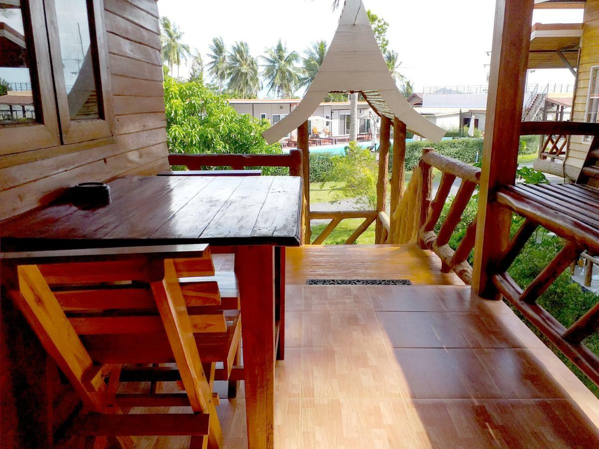 The Ford Sunset Resort Wok Tum