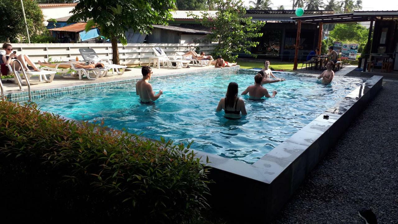 Na-tub Baan Tai